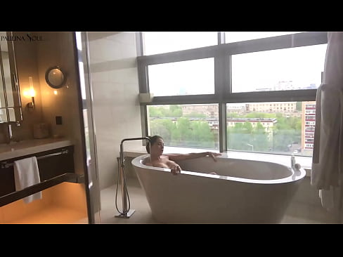 ❤️ Enorme babe die hartstochtelijk haar poesje aftrekt in de badkamer ❤❌ Anal porno at us ❌❤