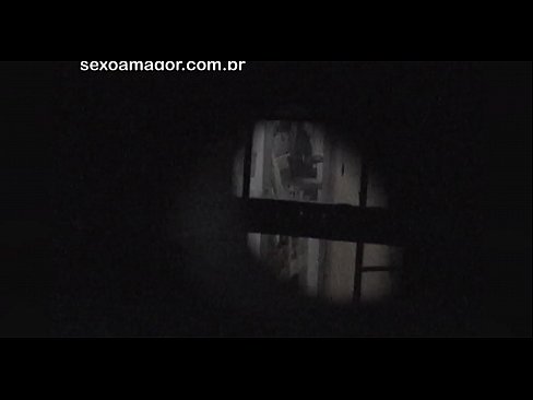 ❤️ Blondie wordt stiekem gefilmd door een voyeur uit de buurt, verstopt achter holle bakstenen ❤❌ Anal porno at us ❌❤